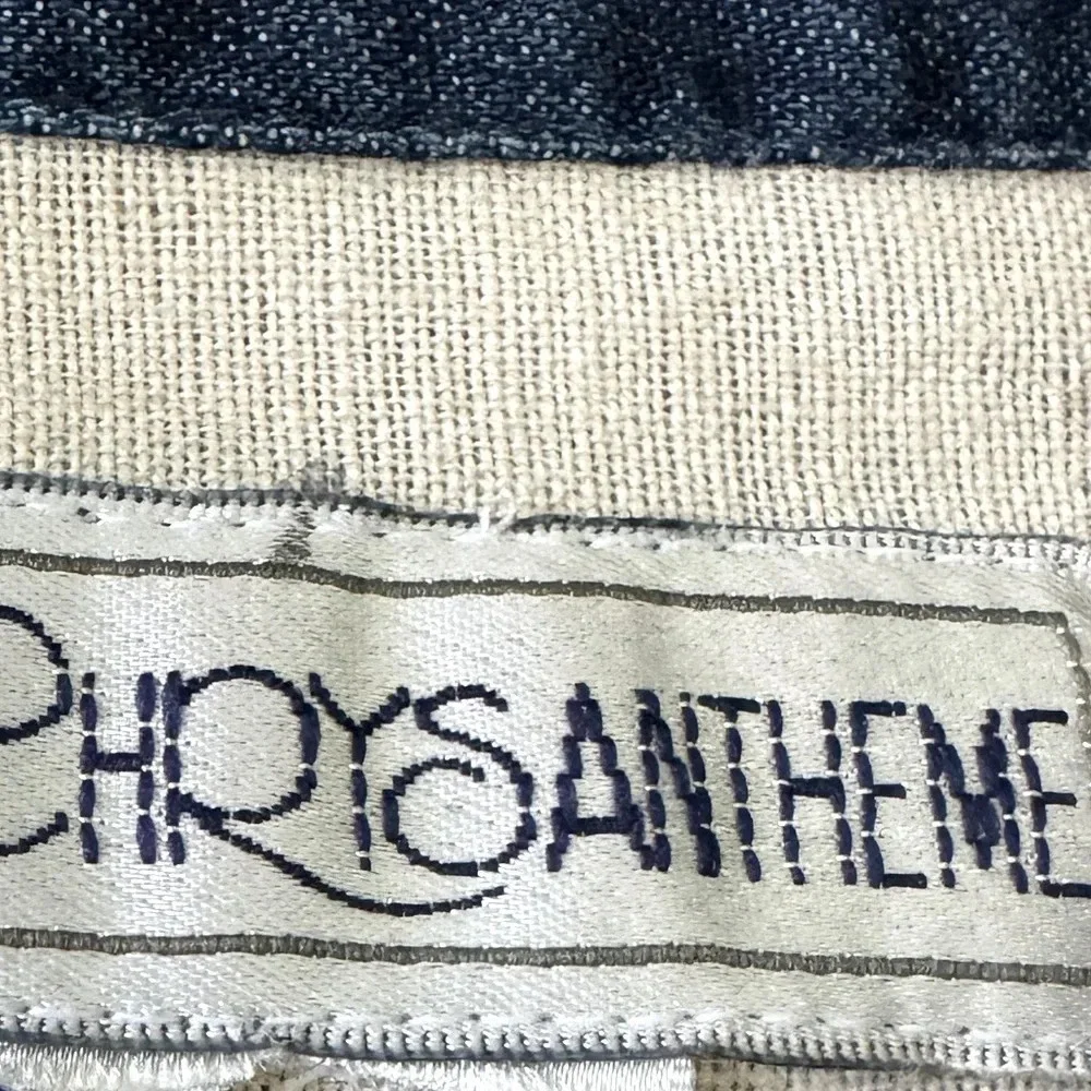 ChrysAntheme Vintage quilted woolen vest w/full zip front, blue collar & piping